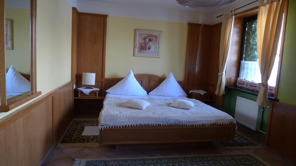 Gosciniec Stara Kuznia Hotel Debska Kuznia Phòng bức ảnh