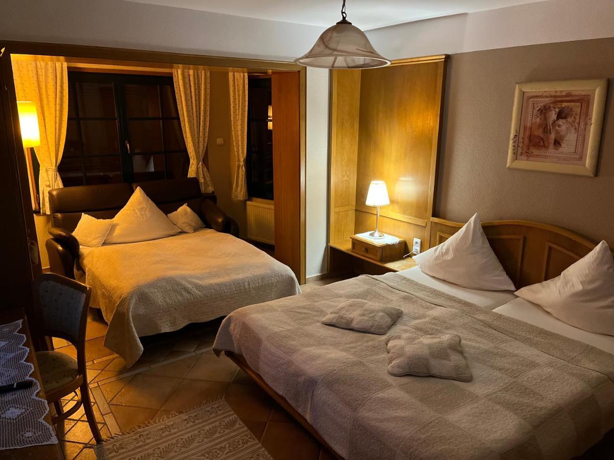 Gosciniec Stara Kuznia Hotel Debska Kuznia Ngoại thất bức ảnh