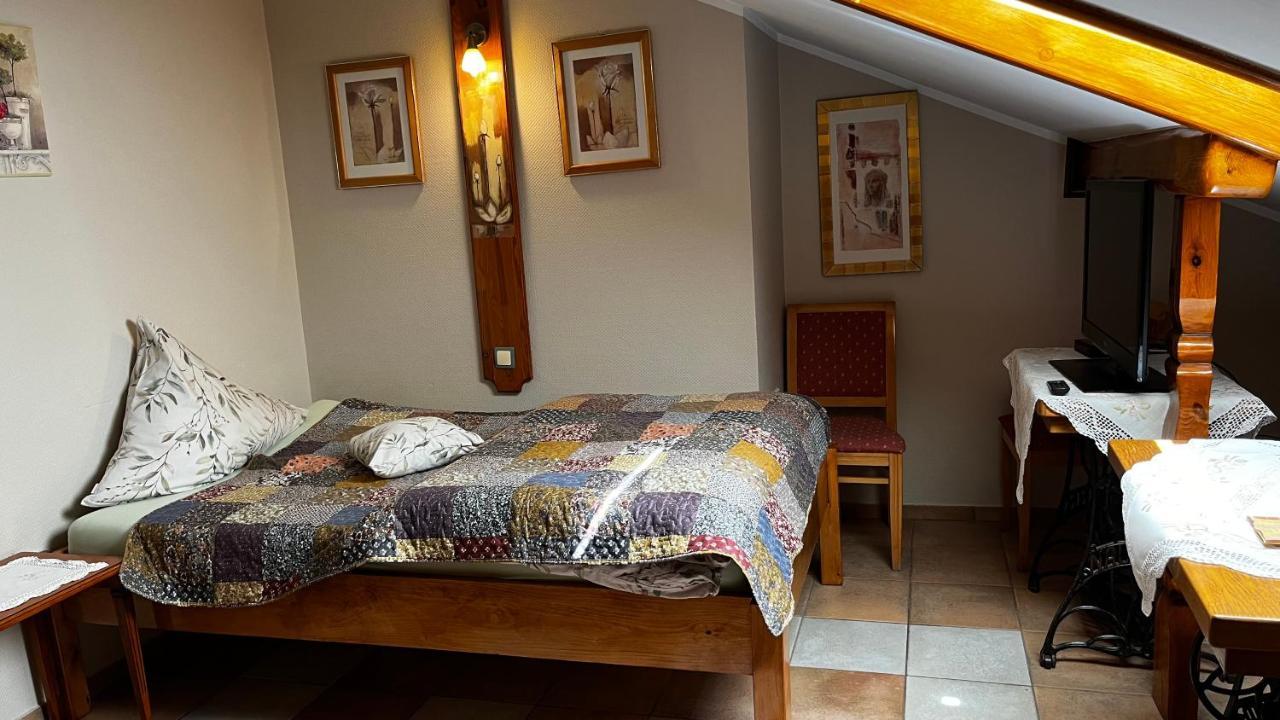 Gosciniec Stara Kuznia Hotel Debska Kuznia Ngoại thất bức ảnh