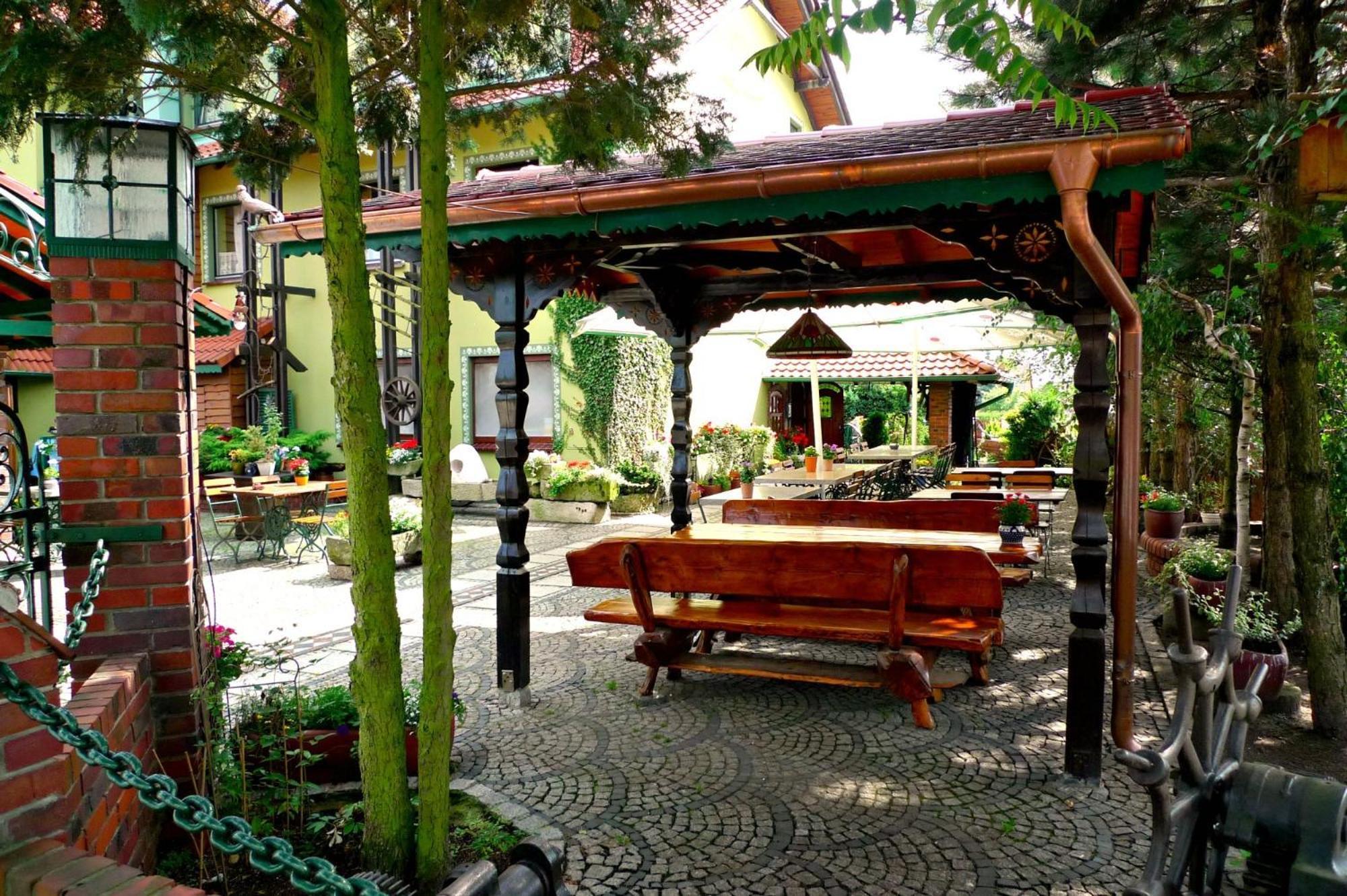 Gosciniec Stara Kuznia Hotel Debska Kuznia Ngoại thất bức ảnh