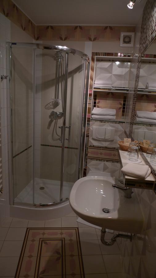 Gosciniec Stara Kuznia Hotel Debska Kuznia Ngoại thất bức ảnh