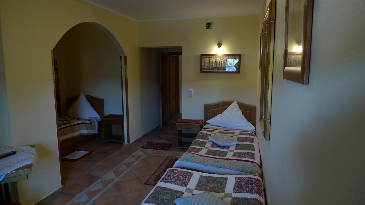 Gosciniec Stara Kuznia Hotel Debska Kuznia Ngoại thất bức ảnh